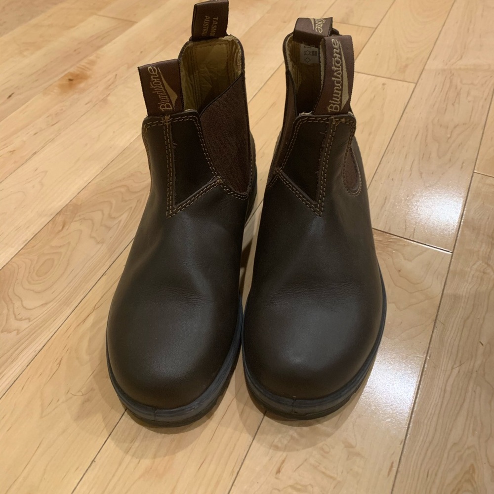 Blundstone brown leather boots.